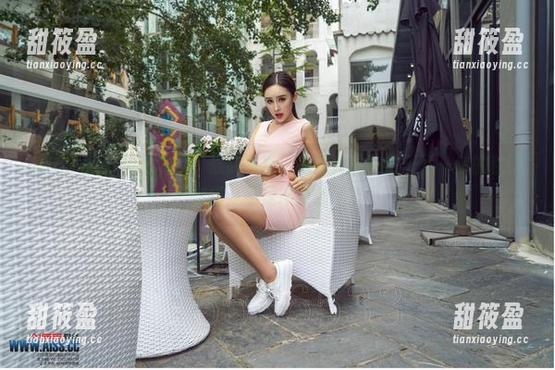 AISS爱丝(钻石版) - 最新写真：松果儿的豹纹天下—你的秋天穿搭是不是该更新了？