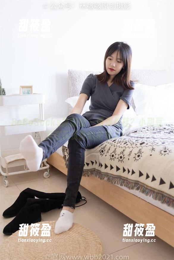 BoBoSocks袜啵啵-小甜豆 BoBoSocks袜啵啵 - 两双板鞋?小甜豆又在玩资源的把戏了!