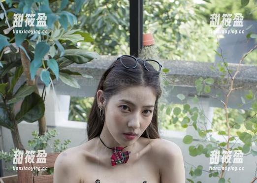 G.su(全智秀)女友的最新cos：她每次更新都是给我信心满满的感觉，真希望她也可以给我一只手！