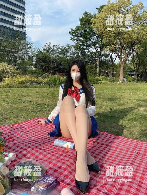 July芝岚 微密圈 - 私拍作品大揭秘:July芝岚美足,展示了脚的无限可能性...和乡愁?
