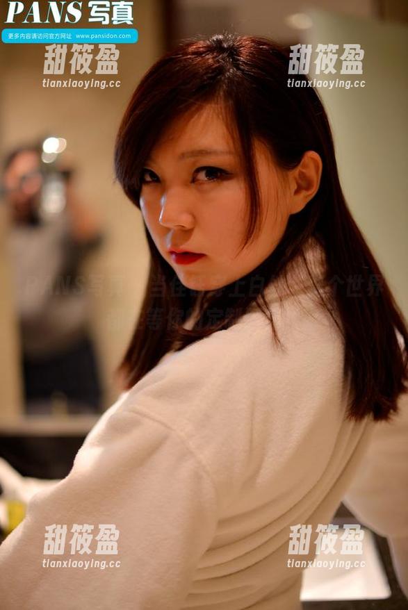 PANS写真-佳钰 PANS写真 - 当佳钰穿上白丝,整个世界都在等你的定制图集!