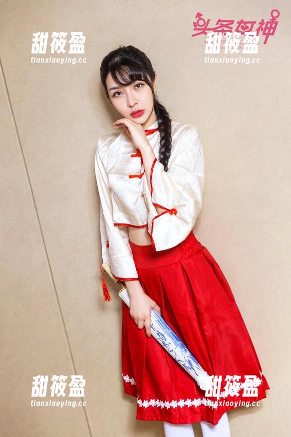 TouTiao头条女神-莫晓希 TouTiao头条女神 - 悄悄告诉你,莫晓希的黑白私拍其实是为了让你多看几眼哦!