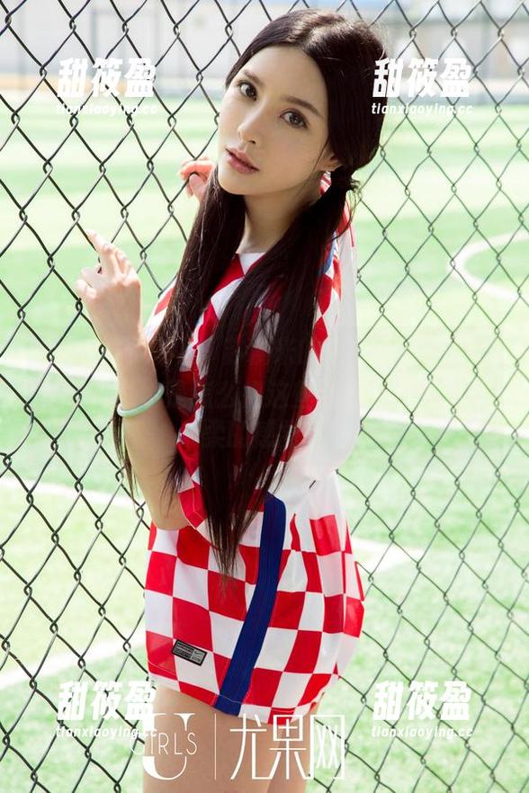 UGirls尤果网-苏糯米 UGirls尤果网 - 苏糯米的毛衣美图合集,真想知道她是怎么把这些毛衣穿出如此温柔的感觉?