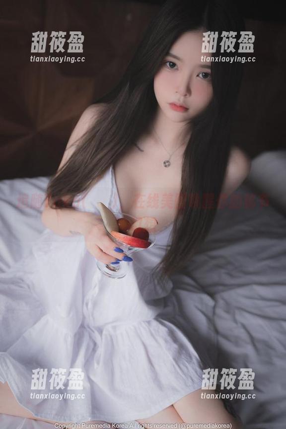 追随Yuka(유카)，在线美图唤醒你的秘书幻想