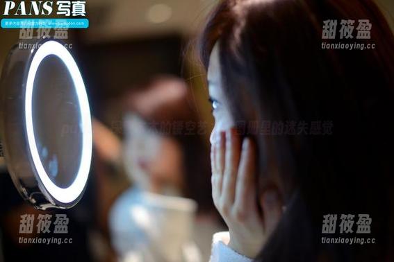 pans - 探索木木的镂空艺术：图册里的迷失感觉