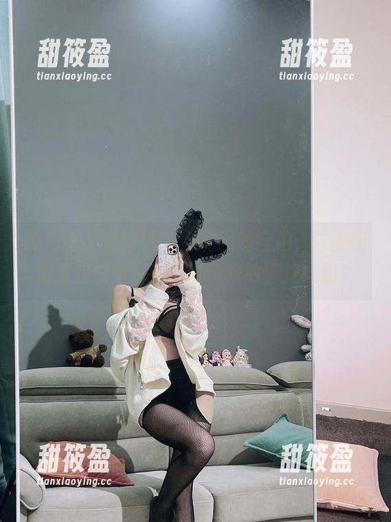 微密圈 - 来看看兔宝妮to的自拍，这美图简直是壁纸杀手，直击我的审美底线！