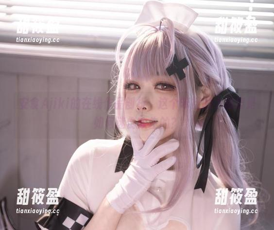 安食Ajiki 安食Ajiki的在线作品剖析:这个笨拙的小恶魔是如何迷倒众生的?
