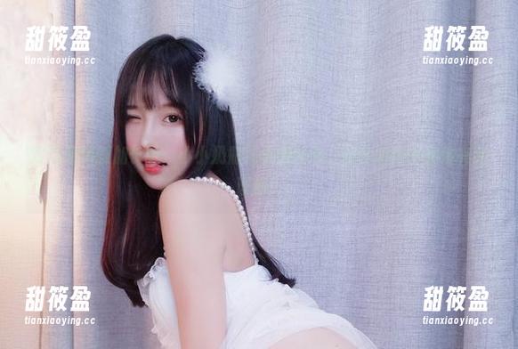 小小奶瓶儿 双马尾制服加长版:小小奶瓶儿美图壁纸,让你对师生剧情有新理解!