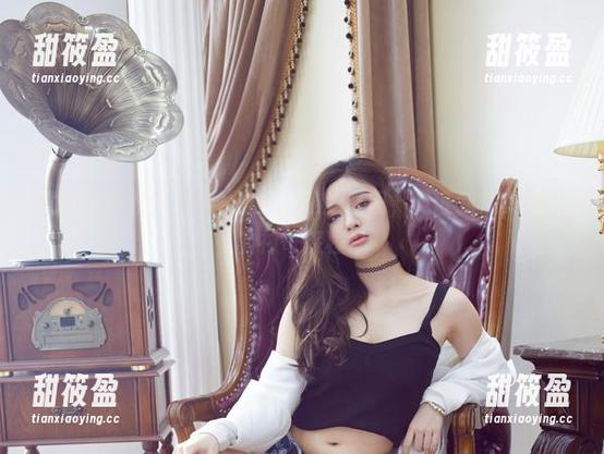 尤物馆-悦儿Yuky 尤物馆 - 悦儿Yuky黑白:私拍原图,见证我从美到丑的神奇旅程!