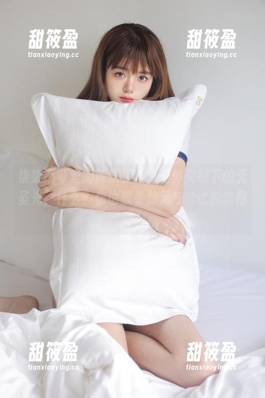 柒柒不可爱 柒柒不可爱的辣妹旗袍,光影交织下的无圣光,什么?你也想看那无与伦比的套图?