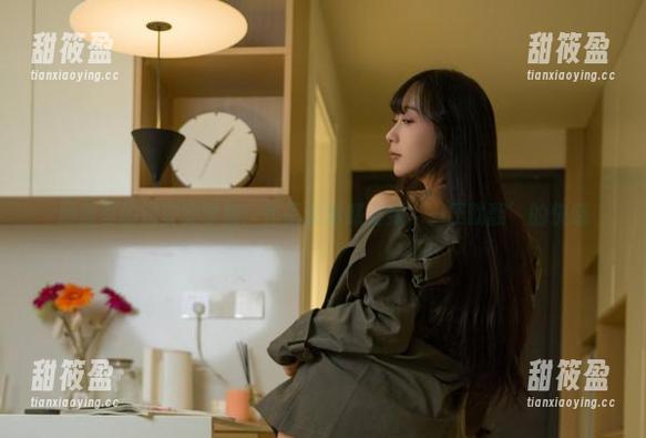 网盘里的浅安安学姐：作品让你感受到‘一压就翻’的快感