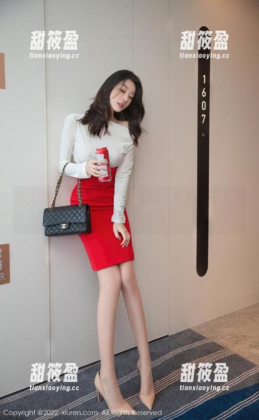 秀人网-Mieko林美惠子 秀人网 - 四季变换与Mieko林美惠子:天台福利图集奇遇记
