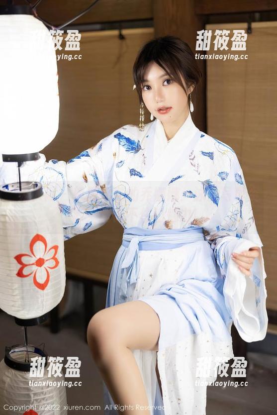 秀人网-乔娜娜 秀人网 - 轻撒水花的乔娜娜:泳池写真资源,掩饰不住的魅力!