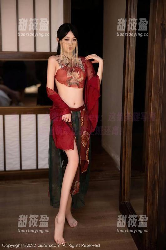 秀人网-小蛮妖_honey 秀人网 - 小蛮妖_honey:这组美腿写真的出镜率比我上班还高!