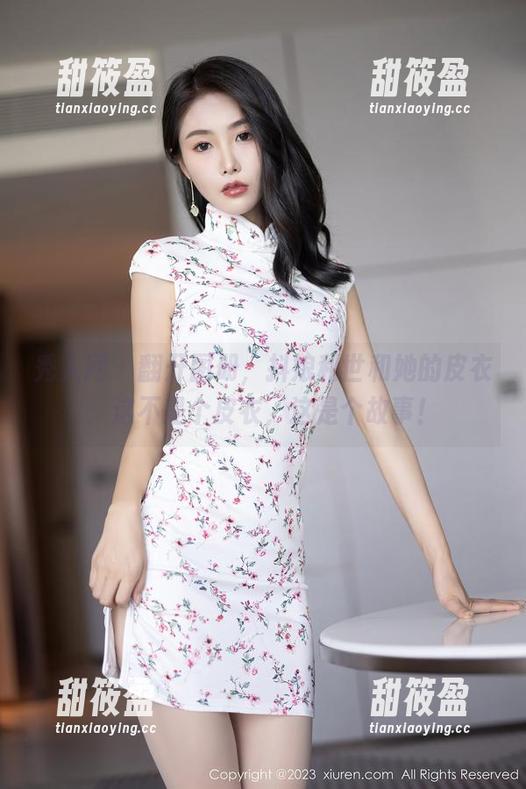 秀人网-抖娘利世 秀人网 - 翻开图册,抖娘利世和她的皮衣:这不是个皮衣,这是个故事!