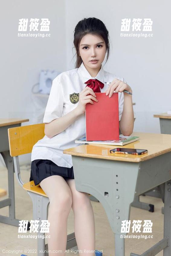 秀人网-杨紫嫣Cynthia 秀人网 - 当杨紫嫣Cynthia遇上粉色:写真里的柔和和心机