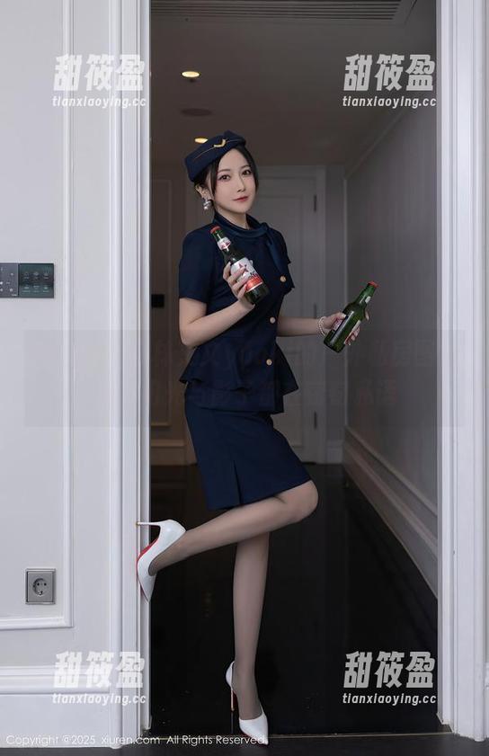 秀人网-林文文yooki 秀人网 - 在林文文yooki的户外私房图集中,阳光与影子都在窃窃私语