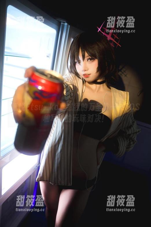 纸悦Etsu_ko宽慰我的万圣节——COS和写真的玩味对决！
