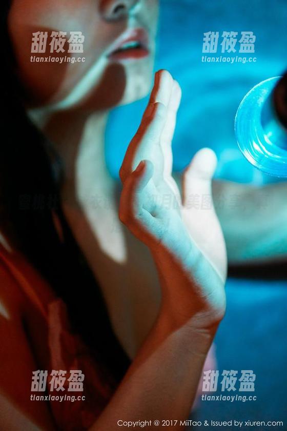 蜜桃社-初月 蜜桃社 - 泳衣诱惑:初月的美图分享,真是没眼看!