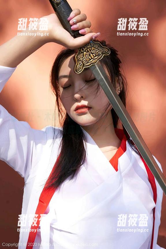 蜜桃社-木奈奈 蜜桃社 - 木奈奈的秘书攻略:怎样把图片分享变成职场新风潮?