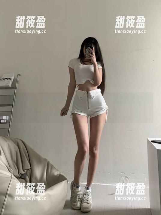 陈佩奇 微密圈 - 私房中的黑色阴影,陈佩奇的作品透露了什么?