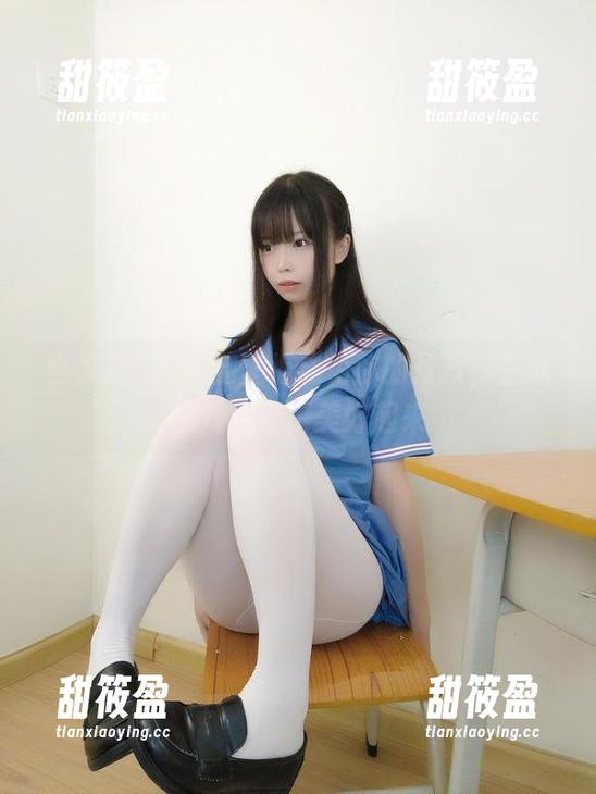 当香川澪的美腿壁纸成为你的背景，生活都开始变得美好起来
